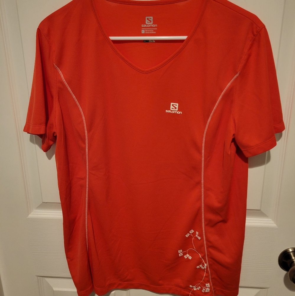 Women's Salomon Actilite size XL shirt